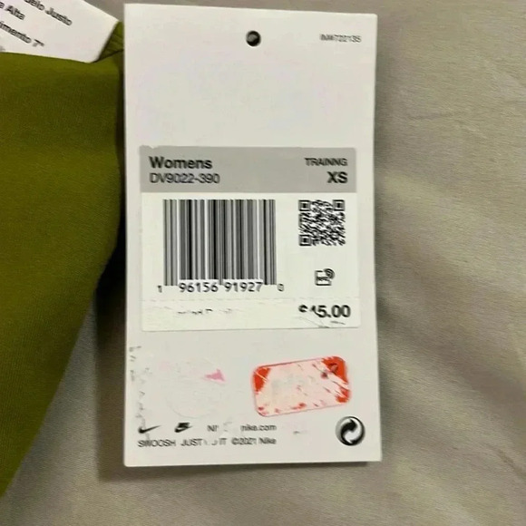 NWT women’s Nike one tight fit high rise 7”‎ length training shorts size XS - Picture 4 of 4